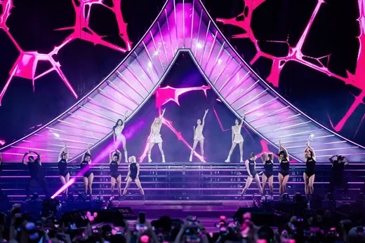 BLACKPINK Sets Record as First K-Pop Female Artist to Perform at European Stadium - BlurStory