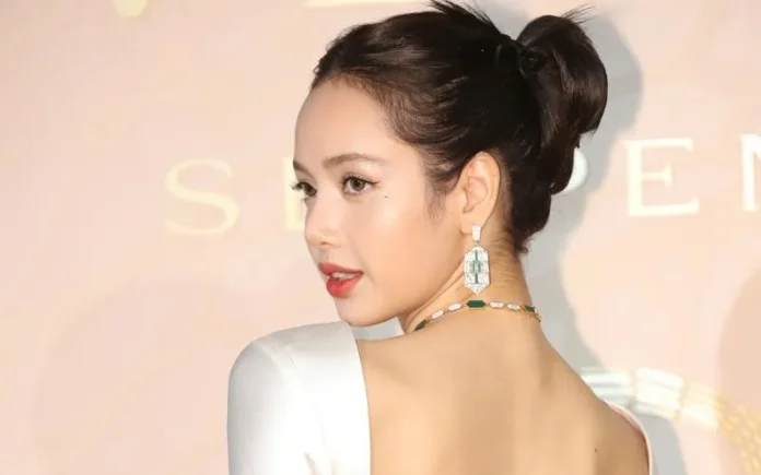 Lisa's Decision to Renew or Not Could Change BLACKPINK's Future - BlurStory